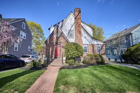 291 Russett Rd, Chestnut Hill, MA 02467