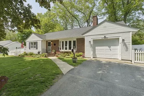 5 Plant Ave, Hudson, MA 01749