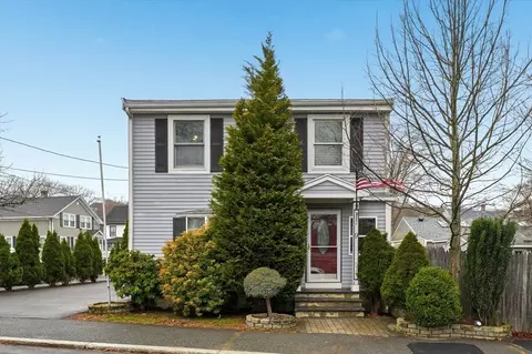 9 Saunders Rd, Lynn, MA 01904
