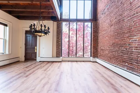 Living - 47 Mattoon St, Springfield, MA 01105 photo 5 of 8
