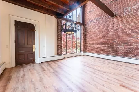 Living - 47 Mattoon St, Springfield, MA 01105 photo 7 of 8