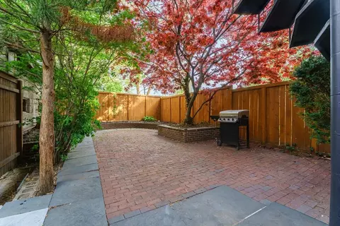 Exterior - 47 Mattoon St, Springfield, MA 01105 photo 4 of 5