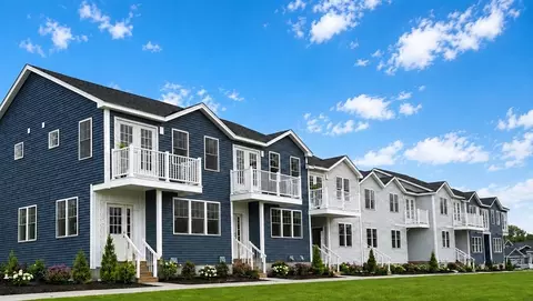 36 Starboard Dr #A, Buzzards Bay, MA 02532