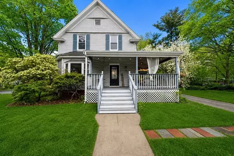 38 Hope St, Attleboro, MA 02703