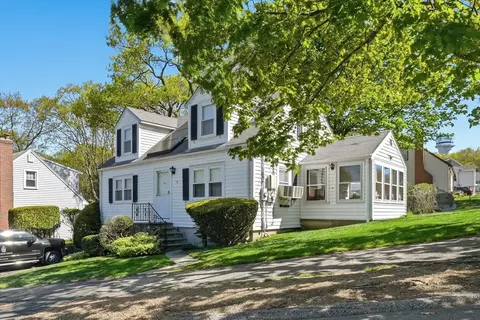 12 Cannon Rock Rd, Lynn, MA 01904