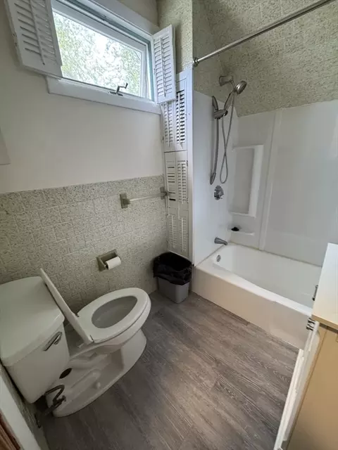 Bath - 2 Rosedale Ave, Everett, MA 02149 photo 2 of 3