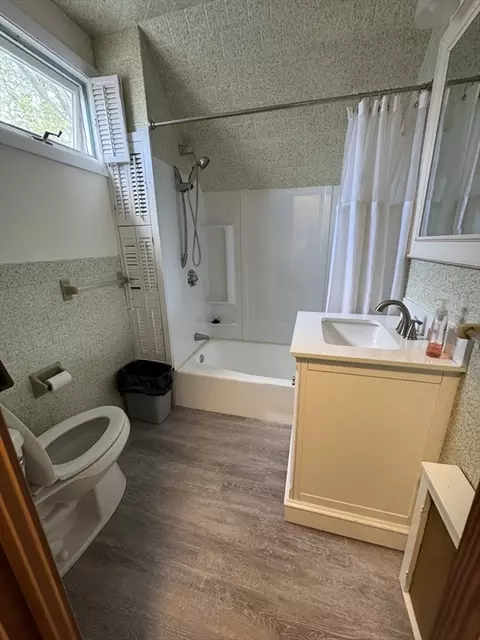 Bath - 2 Rosedale Ave, Everett, MA 02149 photo 1 of 3