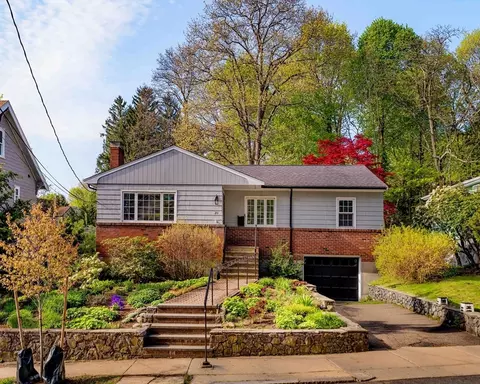20 Rambler Rd, Jamaica Plain, MA 02130