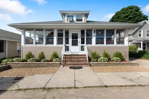 13 5th St, Wareham, MA 02571