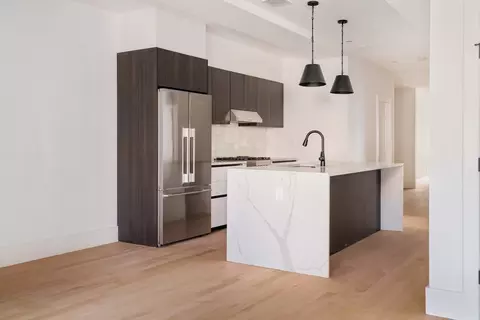 30-32 Condor St #1, Boston, MA 02128