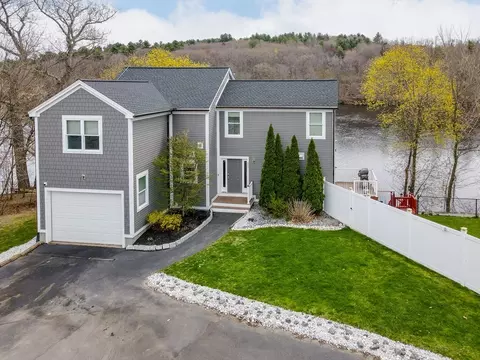 821 Merrimack Ave, Dracut, MA 01826