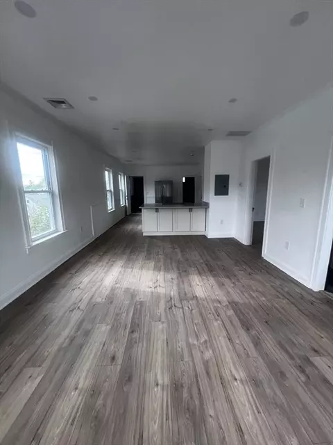 Living - 19 Reeves St, Worcester, MA 01607 photo 2 of 3