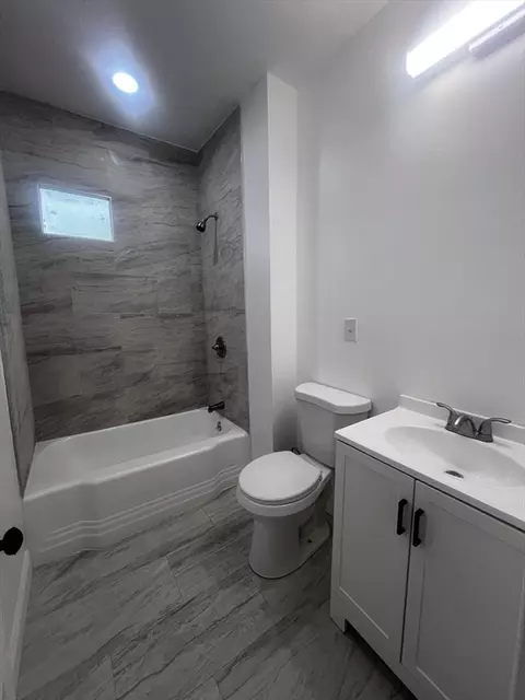 Bath - 19 Reeves St, Worcester, MA 01607 photo 1 of 3