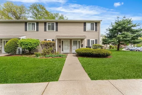 42 Village Brook Ln #42, Natick, MA 01760