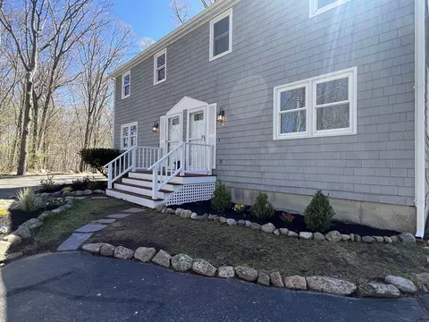 176 Main St #A, Rockport, MA 01966