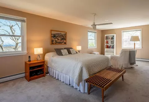 Bedroom - 4 Graystone Rd, Gloucester, MA 01930 photo 2 of 4