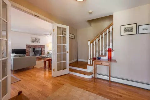 Entry Way - 4 Graystone Rd, Gloucester, MA 01930 photo 2 of 2