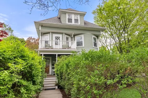 1469 Centre St #2, Newton, MA 02461