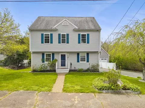 64 Railroad Ave, Taunton, MA 02780