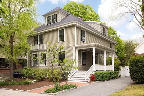 95 Babcock St, Brookline, MA 02446