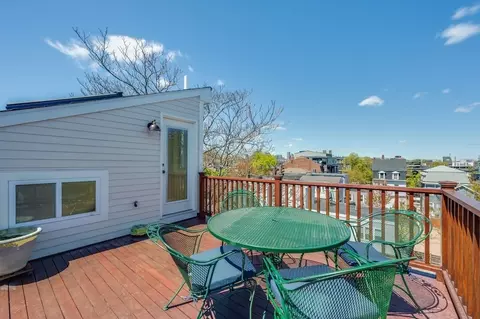 Exterior - 582 E 7th St, Boston, MA 02127 photo 1 of 4