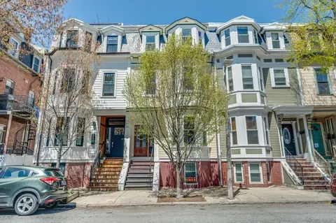 Exterior - 582 E 7th St, Boston, MA 02127 photo 3 of 4