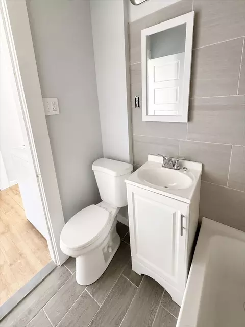 Bath - 143 Dorcester, Worcester, MA 01604 photo 2 of 2