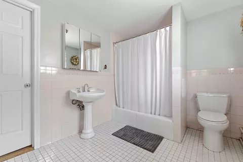Bath - 37 Lewis St, Everett, MA 02149 photo 3 of 3