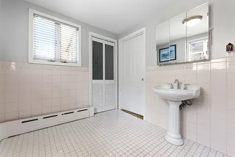 Bath - 37 Lewis St, Everett, MA 02149 photo 2 of 3