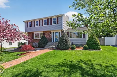 111 Barstow Dr, Braintree, MA 02184
