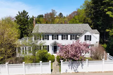 401 Heath St, Chestnut Hill, MA 02467