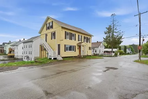 3 Chestnut St, Dudley, MA 01571