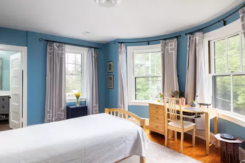Bedroom - 50 Sumner Rd, Brookline, MA 02445 photo 2 of 4
