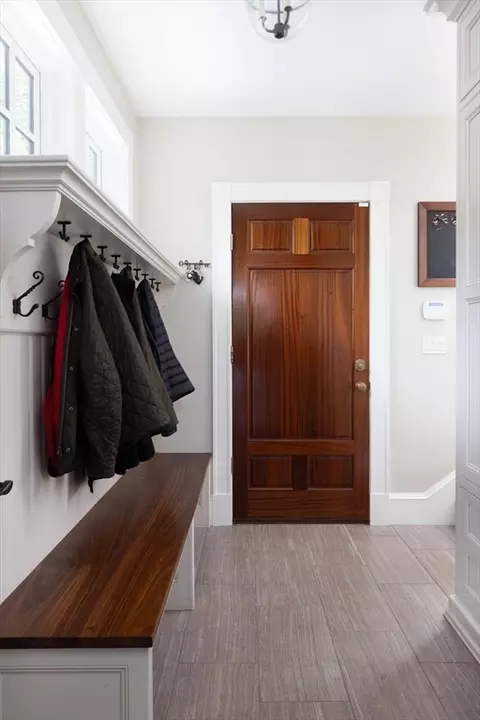 Entry Way - 50 Sumner Rd, Brookline, MA 02445 photo 3 of 5