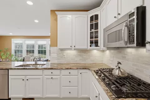 11 Howarth Dr, Upton, MA 01568 photo 14