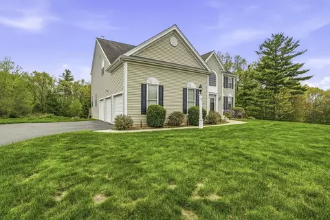 11 Howarth Dr, Upton, MA 01568 photo 4