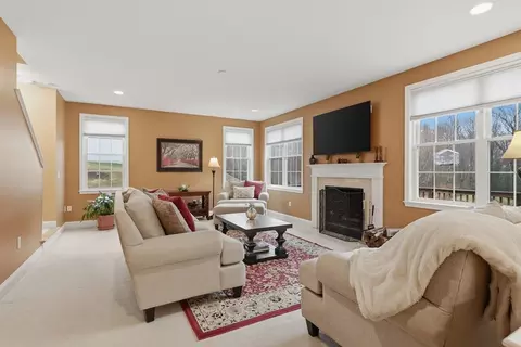 11 Howarth Dr, Upton, MA 01568 photo 22
