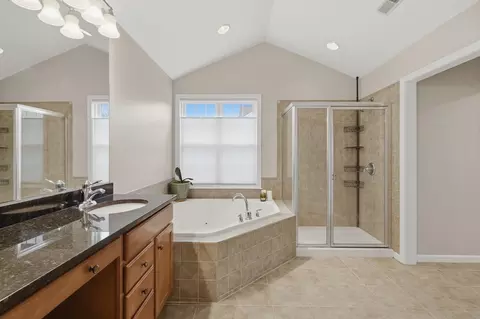11 Howarth Dr, Upton, MA 01568 photo 29