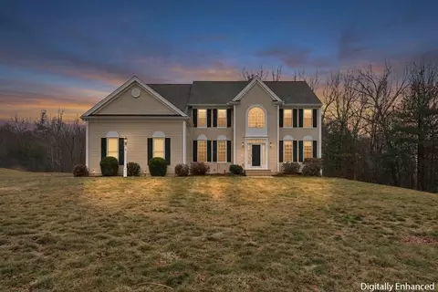 11 Howarth Dr, Upton, MA 01568 photo 3
