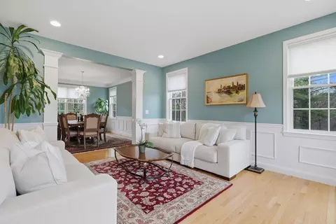 11 Howarth Dr, Upton, MA 01568 photo 8