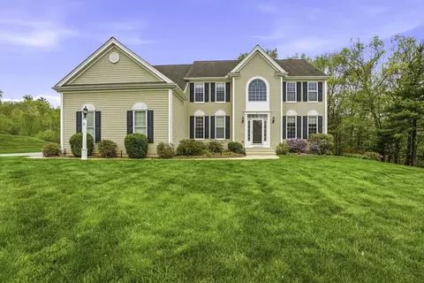 11 Howarth Dr, Upton, MA 01568 photo 2