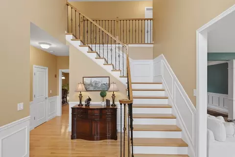 11 Howarth Dr, Upton, MA 01568 photo 6