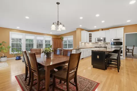11 Howarth Dr, Upton, MA 01568 photo 17
