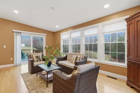 11 Howarth Dr, Upton, MA 01568 photo 20