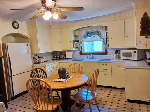 19 Clinton St, Ware, MA 01082 photo 10
