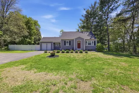 983 Shoemaker Ln, Feeding Hills, MA 01030
