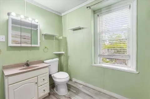 Bath - 427-429 High St, Dedham, MA 02026 photo 4 of 4