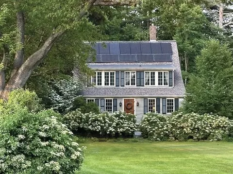 215 Washington St, Sherborn, MA 01770