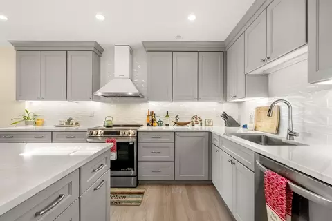 1 Seal Harbor Rd #300, Winthrop, MA 02152