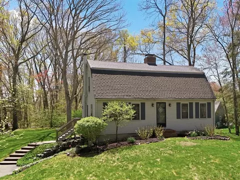 10 Lenway Rd, Newbury, MA 01922